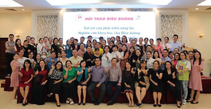 HỘI THẢO VỀ VAI TRÒ PHÁT TRIỂN NĂNG LỰC NGHIÊN CỨU KHOA HỌC CHO ĐIỀU DƯỠNG TRONG CHĂM SÓC VÀ ỨNG PHÓ DỊCH BỆNH